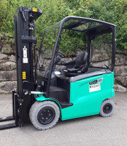 Mitsubishi Elektrostapler FB 30 ACN