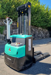 Mitsubishi Deichselstapler SBP 10 N2