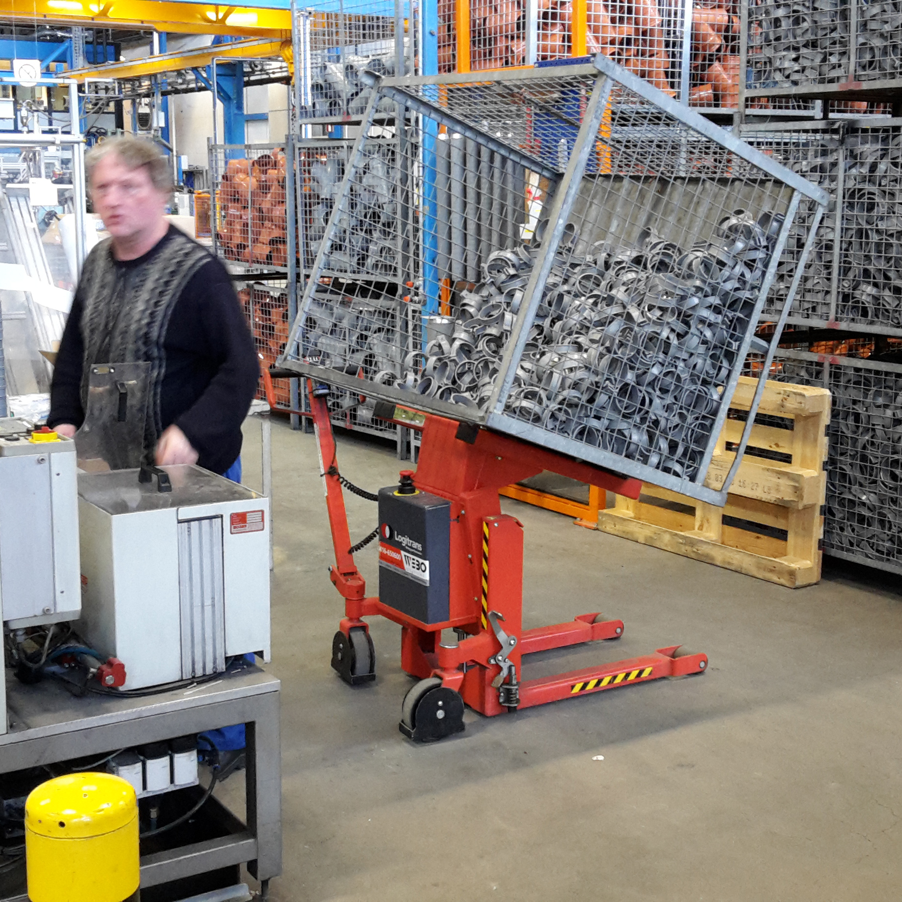 Elektrischer Logitilt Huck Fördertechnik